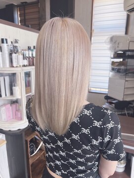 ヘアー リードレス(hair Re:dress) ホワイトブロンド透明感ダブルカラー小顔フェイスレイヤー