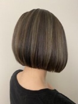 トゥッティー(Tutti)の写真/頭皮に優しいカラー剤を使用。髪への負担を最小限に抑えるカラーで、艶のある美しい仕上がりに◎
