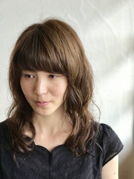 ヘアーアンドメイク シェリ(Hair&Make Cherie) 切りっぱなしミディ