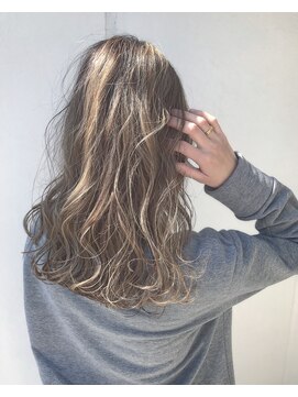 トリート 南行徳本店(TREAT) ハイライトベージュ×ラフウェーブ