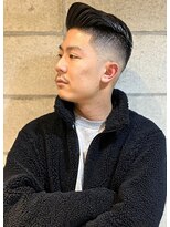 フランクスバーバー アンド ビアークラブ(FRANK'S BARBER and BEER CLUB) かき上げワイルドアップバングショートレイヤーフェードカット