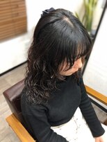 アトリエナガノ(atelier nagano)&nbsp;ニュアンスカラー/センターパート/ツヤ髪スタイル/ブルージュ