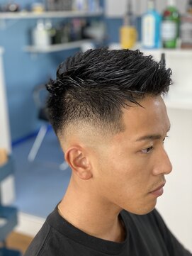 エストアール(S to R) low skin fade style