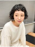 ミニボブ　パーマ　くるくる　ショートバング