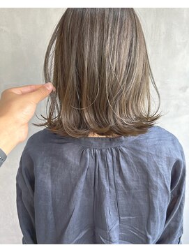 キチ(kichi.) [kichi.] ほんのりレイヤー×オリーブグレージュ