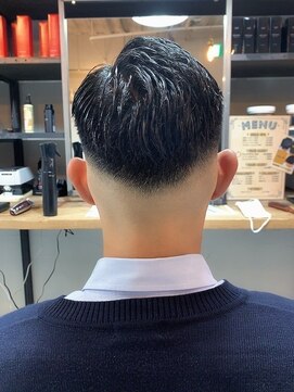 ディスイズバーバーセカンド(THIS IS BARBER 2nd) スキンフェード　メンズショート　アップスタイル