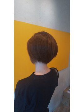 ブロッサム 東中野店 20代30代40代小顔ハンサムショートアッシュベージュ