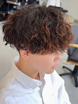 フゥ 宇都宮(FeU) 波巻きパーマツイストスパイラルパーマメンズマッシュパーマ