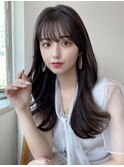 後れ毛が可愛い顔周りハイレイヤーロングチェリーブラウン