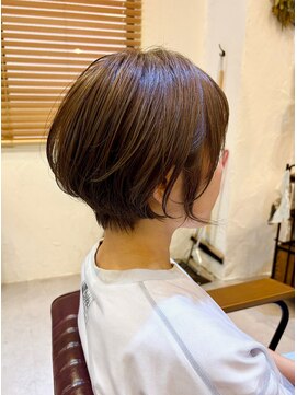チリンバイロストシティー(Chillin by LOSTCITY) 丸みショートボブ