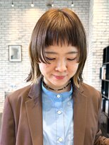 エン(YENN)&nbsp;オン眉でつくる、モードな顔まわり
