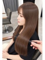 クララジャパン ハカタエキマエ(CLALA JAPAN Hakataekimae)&nbsp;思わず触れたくなる、柔らかな艶髪ロング【古賀義大】