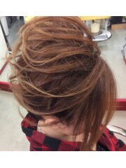 スジ盛りヘアー