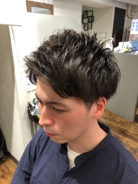 グロウ バイ フェイス(GLOW by face) parfum men 20代 30代 アップバングショートヘア