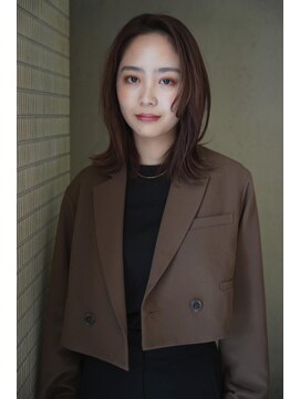 トップヘアー アヴェニュー 刈谷(TOPHAIR Avenue) 前髪をかきあげたクールミディアム/前髪パーマ/ニュアンスカラー