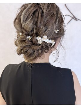 リンク(Link) 【Link】シニヨンアレンジ/低めアレンジ/結婚式アレンジ