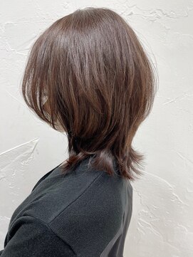 ミッシェル アフロート(michelle afloat) 20代30代40代50代痩せ見せする3D CurvesのSカーブ外ハネレイヤー