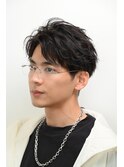 リムレスメガネが似合うフェザーパーマ 刈り上げマッシュ