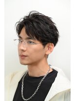 ネイビー(NAVY)&nbsp;リムレスメガネが似合うフェザーパーマ 刈り上げマッシュ