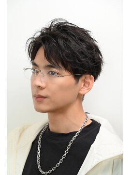 ネイビー(NAVY) リムレスメガネが似合うフェザーパーマ 刈り上げマッシュ