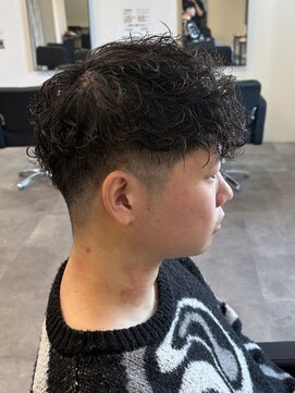 ヒュイル バイ ニアウ(Hwyl by Niau) MEN’S HAIR/スペインカール/スパイラルパーマ  /伊勢崎