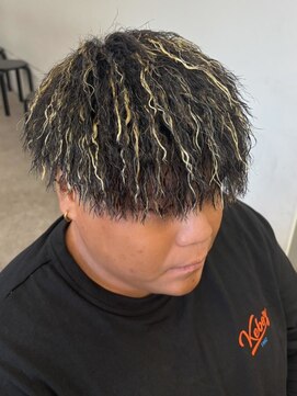 エルマーク 松山(L-MARK) ハイライト/ツイストパーマ/短髪/ツーブロック/men's