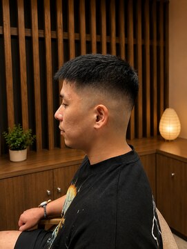 ヘアーワークス天(Hair works) スキンフェード