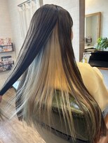 フィカ(Fika) ブリーチあり インナーカラー ホワイト ブロンド ロング