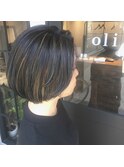 ナチュラルボブにブレンドハイライトとインナーカラー
