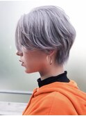 前下がりショート×ホワイトシルバー☆/デザインカラー