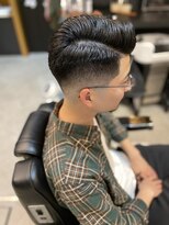 フランクスバーバー アンド ビアークラブ(FRANK'S BARBER and BEER CLUB)&nbsp;七三オールバックスキンフェードかき上げサイドパートショート