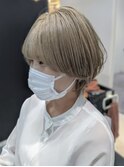マッシュヘア×ハイトーンカラー×シースルーバング