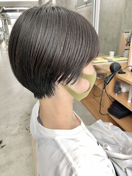 スー 渋谷(suu) 黒髪ショートカットマッシュショートボブ丸みショートカット