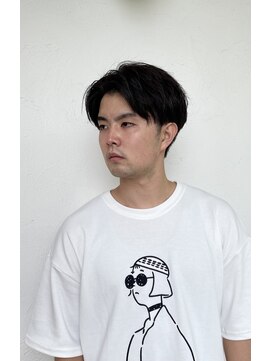 リンダ Linda センターパート、黒髪ナチュラルショート