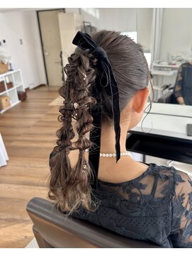 オウン(AUN) 編み下ろしツインポニー