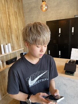 フィル(fil.) ホワイトベージュ