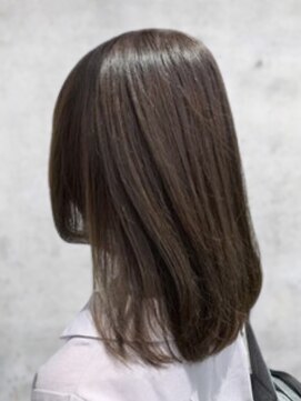 ラルジュヘアイコール(Large hair equal =) 大人前髪重めロングカジュアル黒髪ストレートミディアムレイヤー