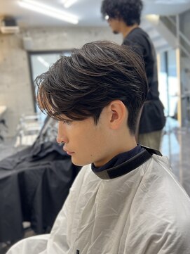 サイン 渋谷(SIGN) メンズセンターパートミディアムカルマパーマボブマッシュウルフ