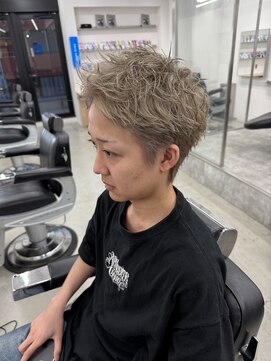 ロンド ローガン 名駅(Lond LOGAN) 名古屋メンズパーマ　ツイストスパイラル　波巻きスパイラル眉毛