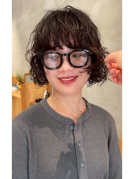 カフネ ジュントス ヨロ(Cafune' juntos YOLO) ボブ癖毛風パーマ