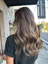 マスカリ(muscali)&nbsp;星華,ネビージュ,小顔,グレーブラウン,バタフライカット