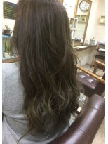 ファシオ ヘア デザイン(faccio hair design)&nbsp;ハイライトブリーチ×アッシュグレー