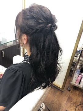 アムズヘアーファム 二次会ハーフアップアレンジ