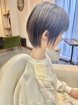 サーカス(circus) 小顔に見える前下がりショートボブ＊