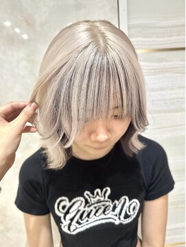 エルバイラビス 大宮(elu by lovis) 《ゆい》ホワイトカラー/アンブレラカラー/似合わせカット