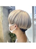 ホワイトミルクティーベージュ/ダブルカラー/マッシュカット