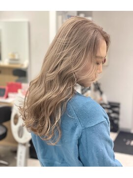 アヴァンス 京橋店(AVANCE) 冬でも明るめのミルクティーベージュ