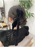 冬にぴったり!ベロアのリボンをメインにまとめヘア◎