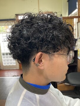 レヴィゼ ニュアンスパーマ/ツイストスパイラル/毛流れウェーブ/バーバー