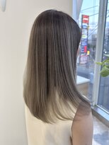 イト(ito.)&nbsp;ホワイトグレージュバレイヤージュ_フレンチカジュアル